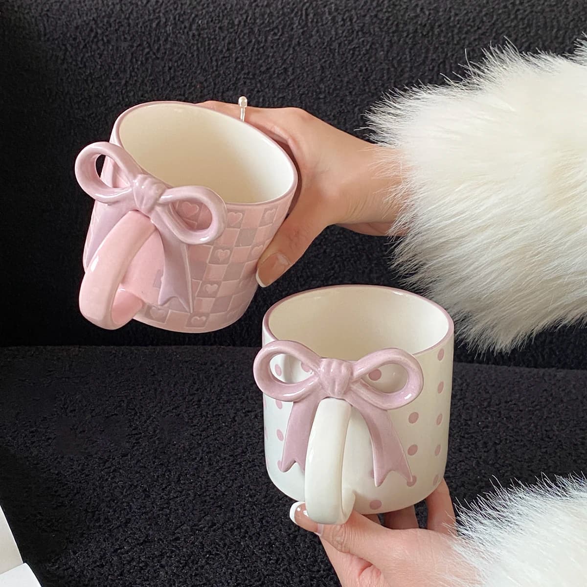 1 tasse en céramique avec poignée en forme de nœud et motif en forme de cœur, design créatif de poignée en forme de nœud avec motif damier,