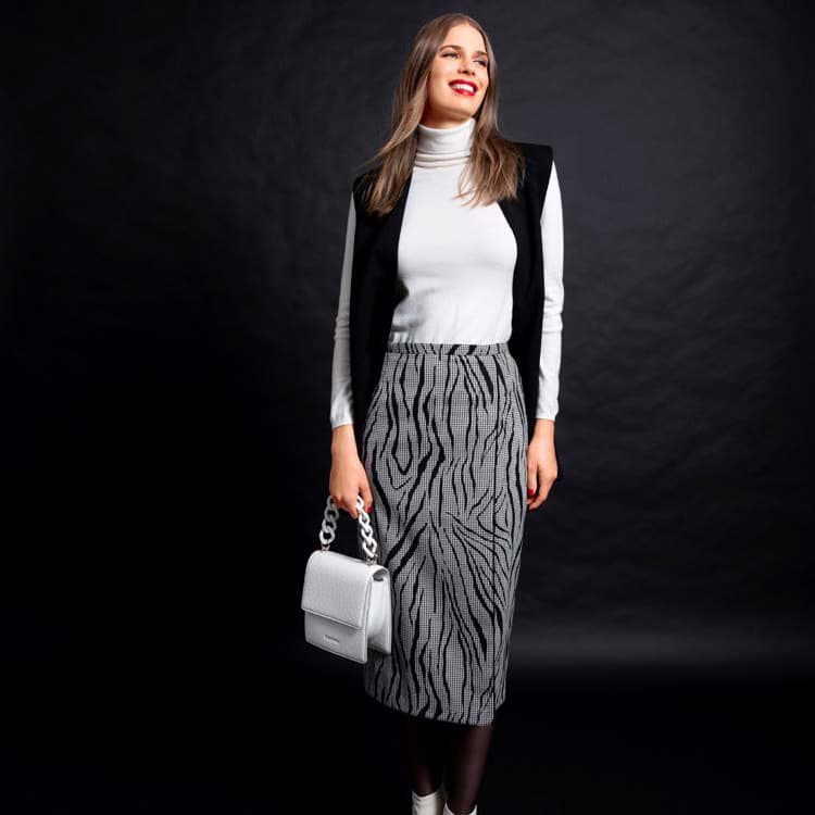 Zwart off white jacquard met stretch italiaans import - katoen mix Stoffen - zwart - 135 cm breed