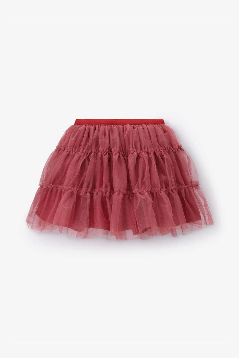 Combinaison Plissée Dorée De Sissy-Boy. La Combinaison A Des Manches Courtes, Un Col Rond Et Une Ceinture. La Combinaison En Tissu Plissé A Des