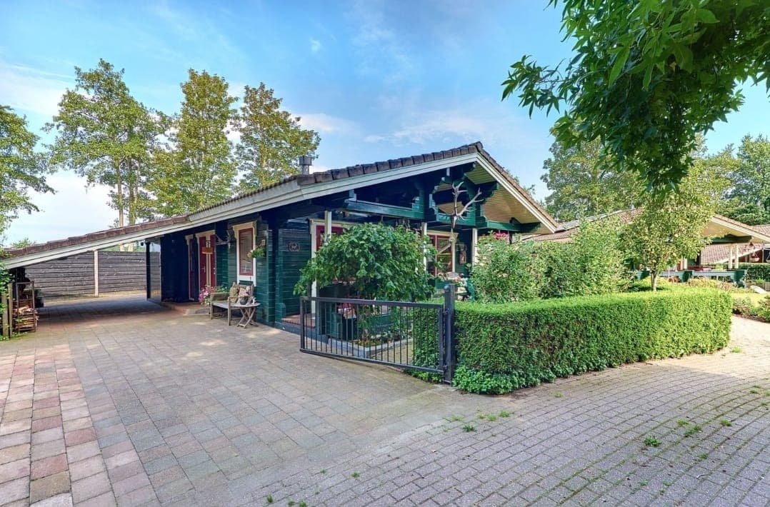 Finse bungalow in Hulshorst met houtkachel en jachthuisje