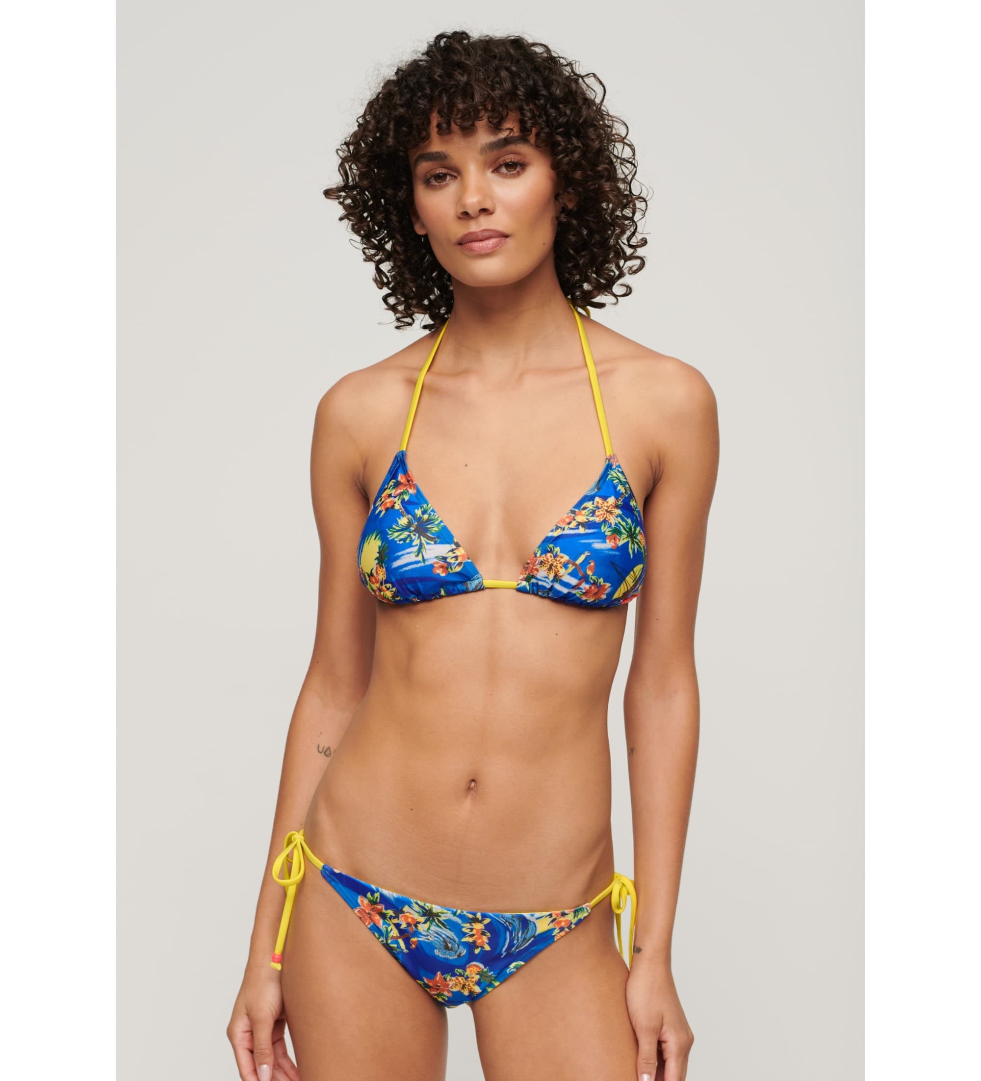 Superdry für Damen. W3010397A Triangel-Bikinioberteil mit blauen Trägern (XL), Strandbekleidung, Recyceltes Polyester, Nachhaltig