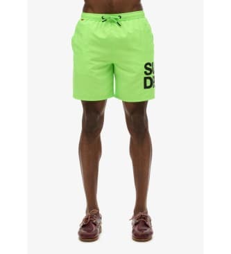 Superdryvoor mannen. M3010247A 43,2 cm zwempak met groen Sportswear-logo (M), Strandkleding, Gerecycled polyester, Duurzaam