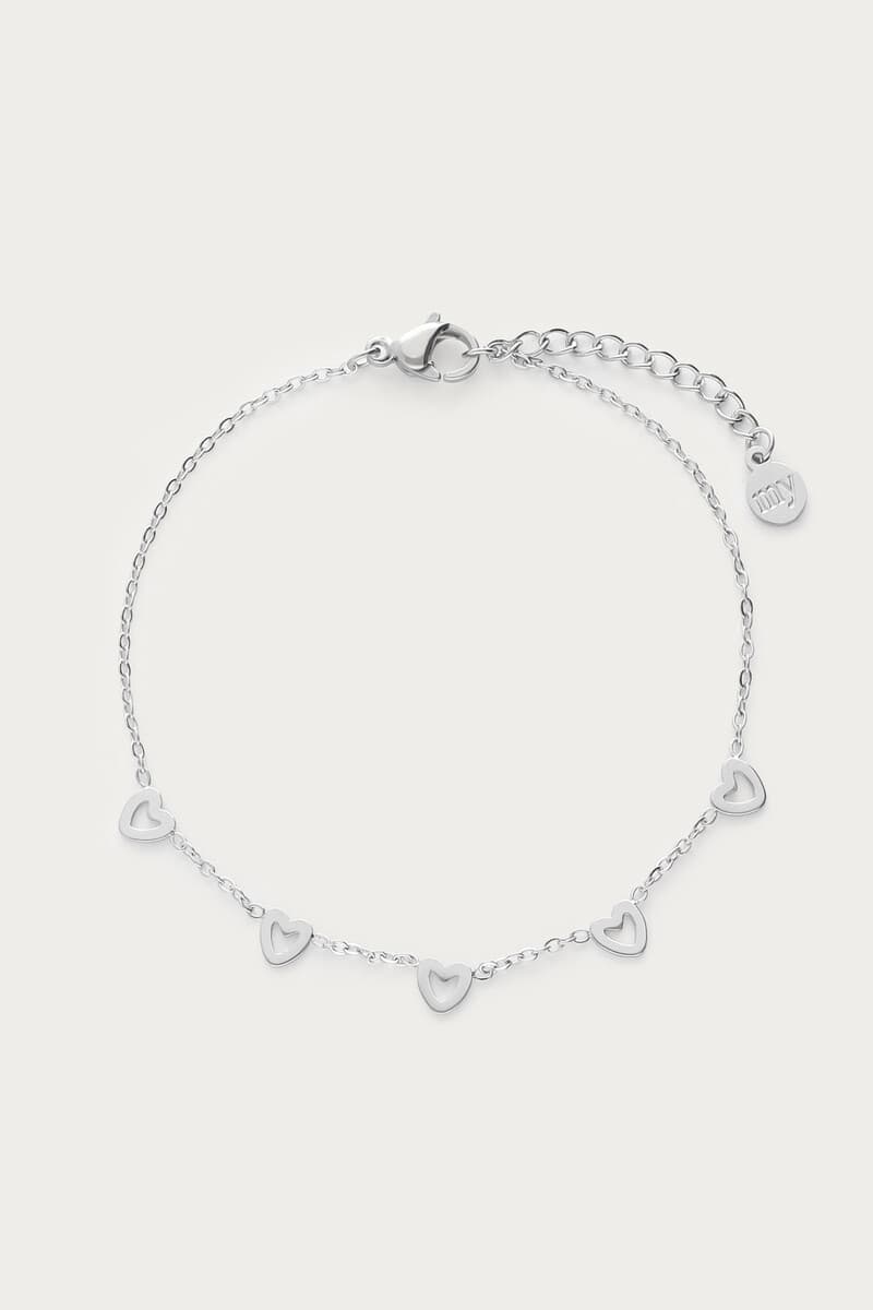 Armband met kleine hartjes
